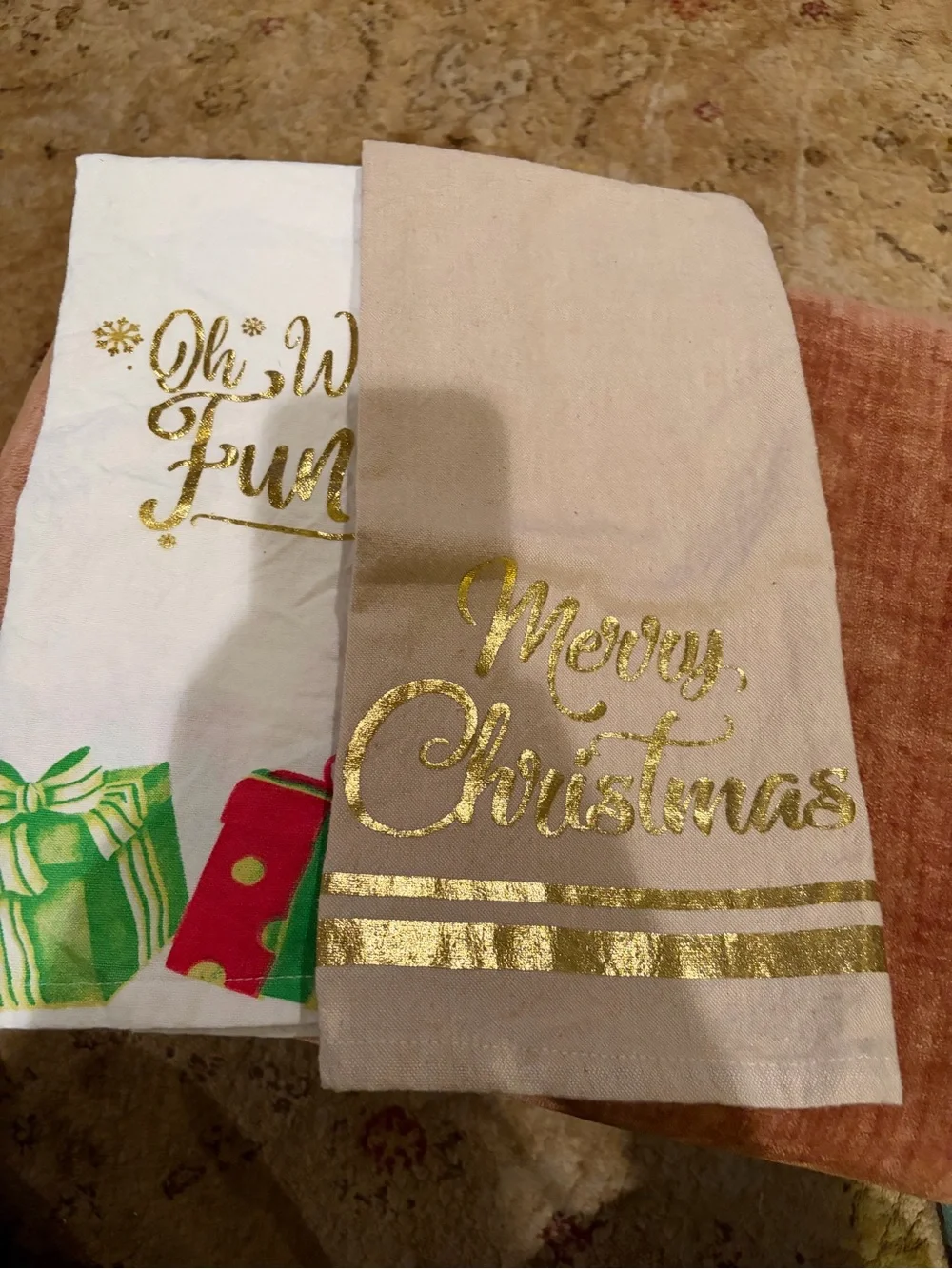 4 pre-owned Festive Christmas Kitchen Towel Set - holiday classic Merry